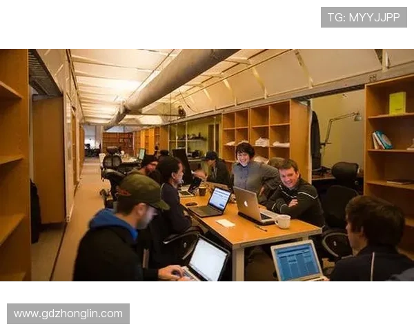 图片报汉堡孔茨遭员工指控辞职 图片报汉堡孔茨遭员工指控辞职