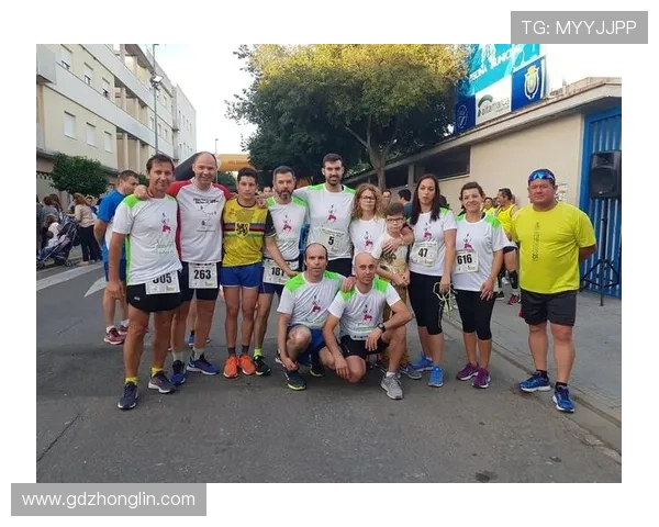 卡里克驱车160英里战青足杯